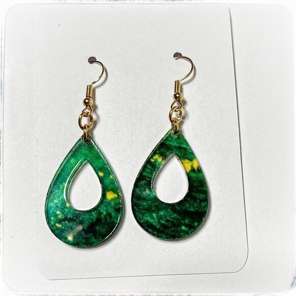 Acrylic laser cut earrings - Picture 1 of 2